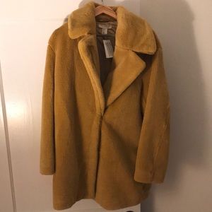 NWT H&M mustard coat! Size 8 US. So warm and cozy!